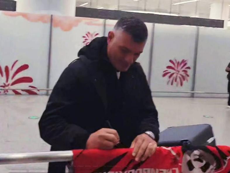 开云体育中国官网-贺一然4号 茹萨5号！拜合+周定洋大反戈 约翰：把拼搏刻在骨子里