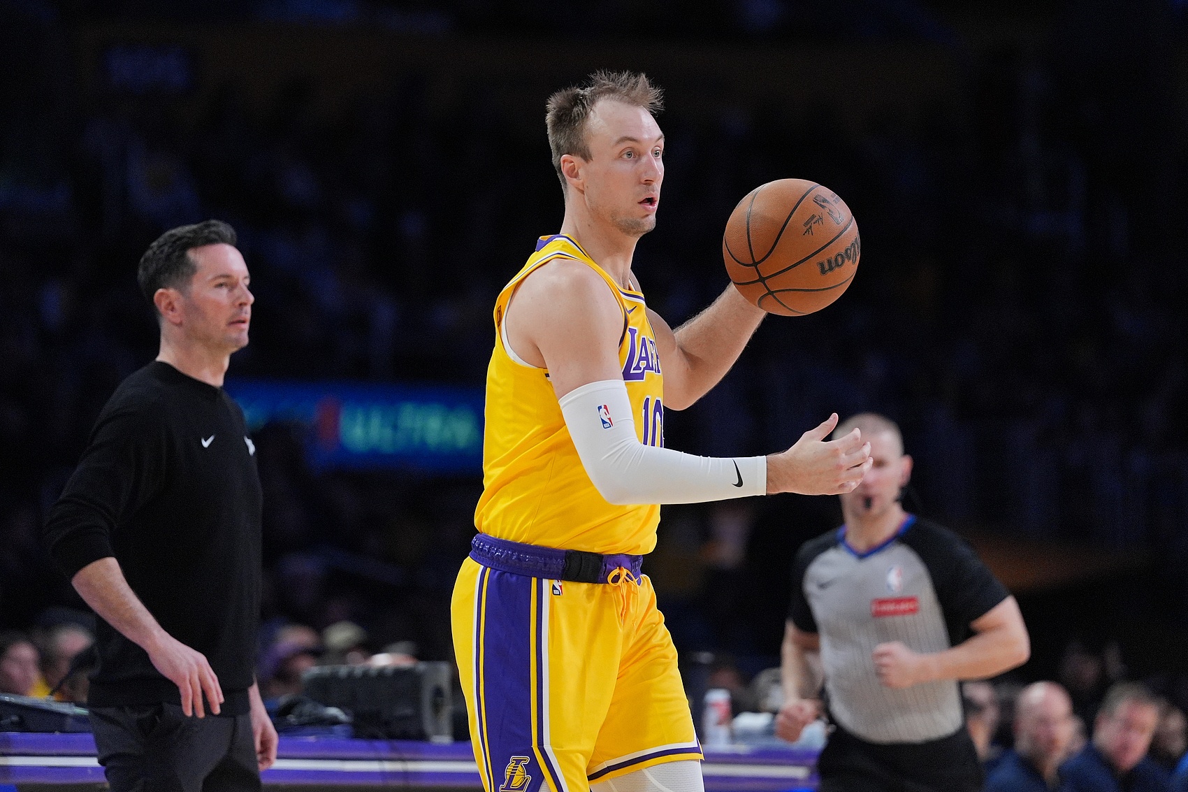 KAIYUN SPORTS-本赛季湖人共遭3支球队横扫：0-4雷霆 0-2绿军 0-2活塞